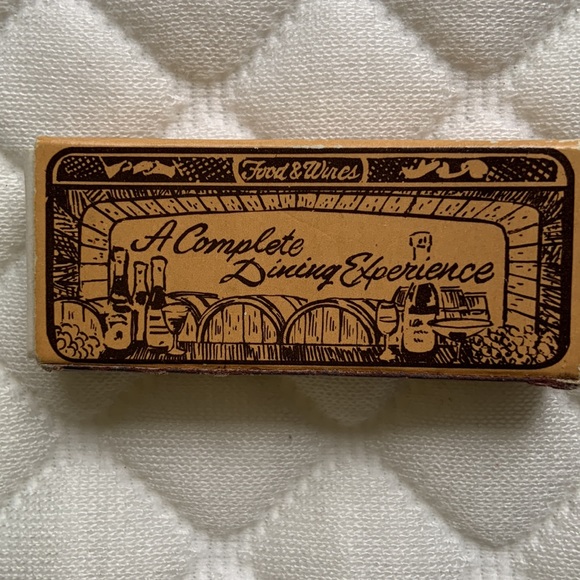 VINTAGE CREAM LEATHER CLUTCH /MAGNETIC CLOSURE / INSIDE POCKET - Picture 10 of 11